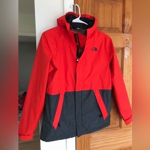 Northface Boys Large 14-16 Ski/Snowboard Jacket zip out fleece. EUC. $65